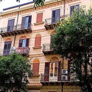 https://liberty-casa-mazzini-34.sicilyhotelsitaly.net